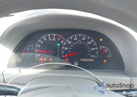 2005 Toyota Camry Le z USA, uszkodzony, nr VIN 4T1BE32KX5U415025